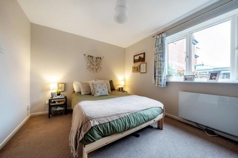 10 Abingdon Close, Thame, OX9 3GB
