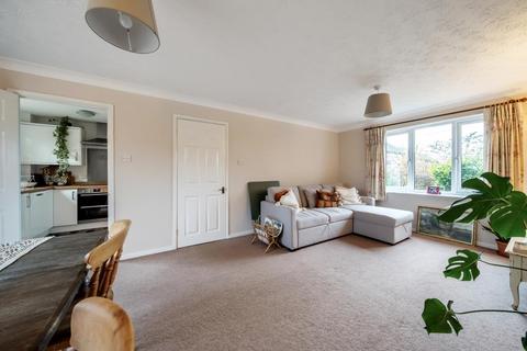 10 Abingdon Close, Thame, OX9 3GB