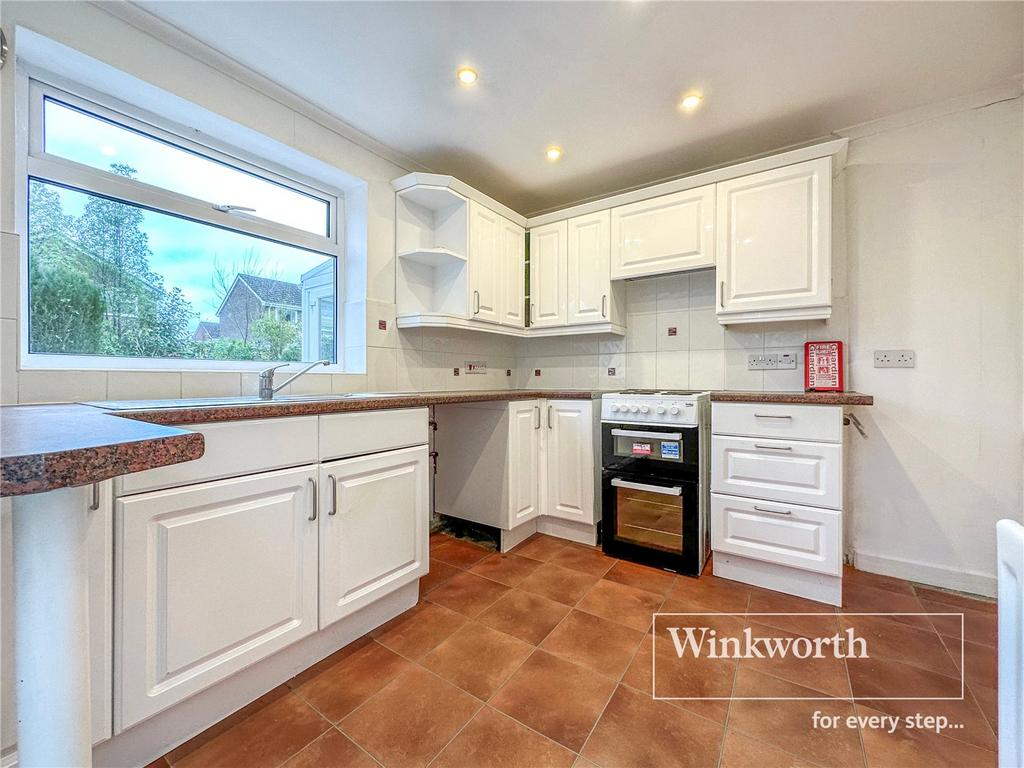 West Parley, Ferndown BH22 3 bed detached house for sale £400,000