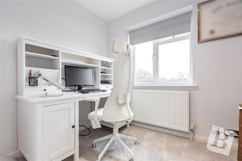 15 Kerry Drive, Upminster, RM14 1JB