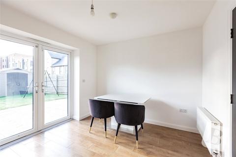 14 Falcon Way, South Ockendon, RM15 5FW
