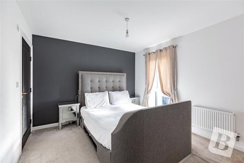 14 Falcon Way, South Ockendon, RM15 5FW