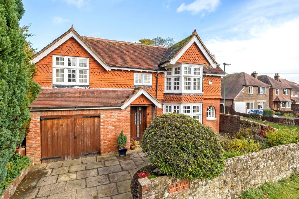 Petersfield Road, Midhurst, GU29 3 bed detached house for sale £750,000