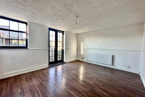 6 Coltsfoot Path, Romford, RM3 8BH