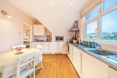3 bedroom flat for sale, West Hill, London