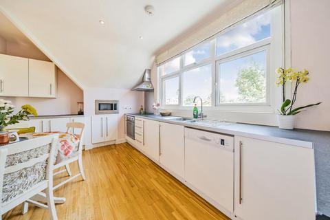 3 bedroom flat for sale, West Hill, London