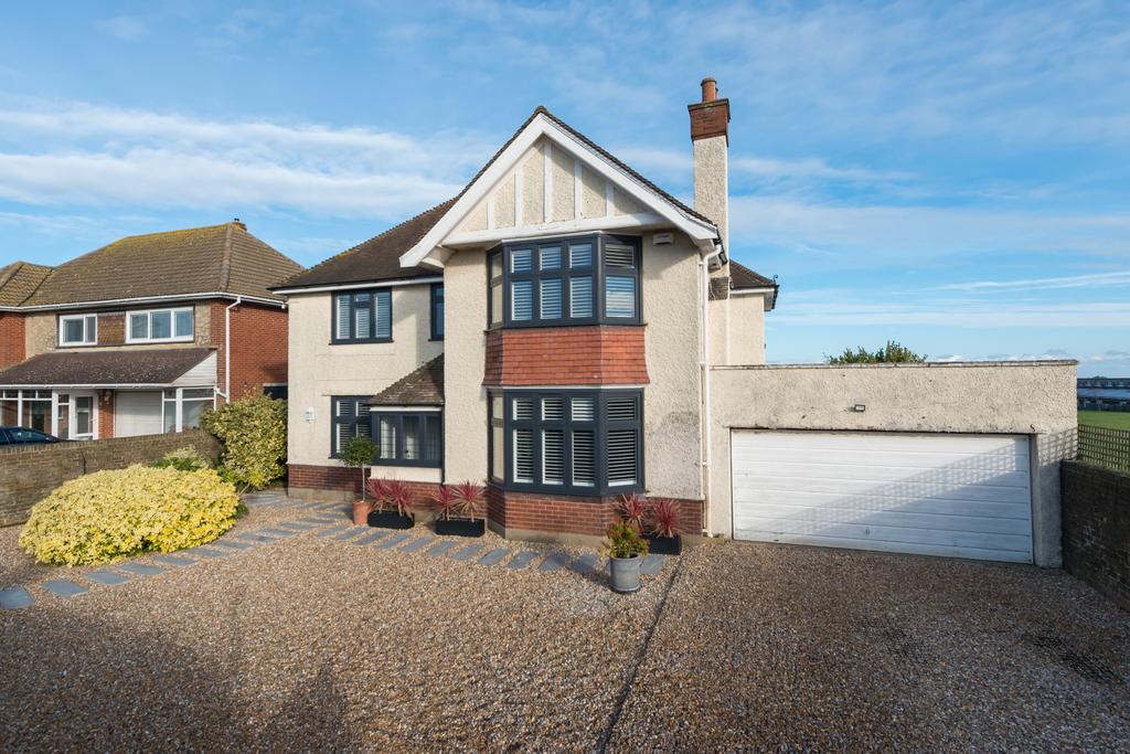 Salisbury Road, Walmer, Deal, Kent, CT14 5 bed detached house for sale