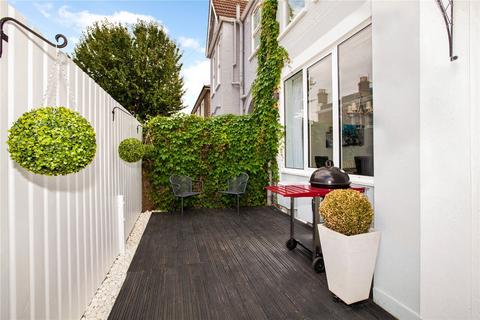 2 bedroom terraced house for sale, Montgomery Road, London