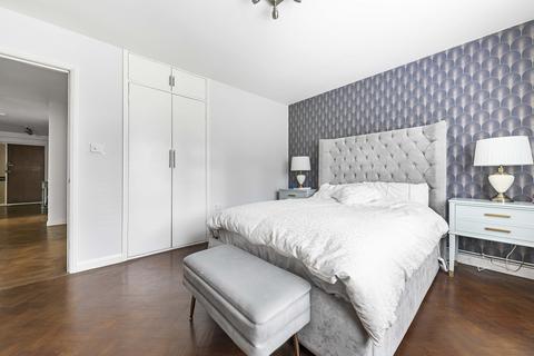 5 Bramley Hyrst, South Croydon, CR2 6LL