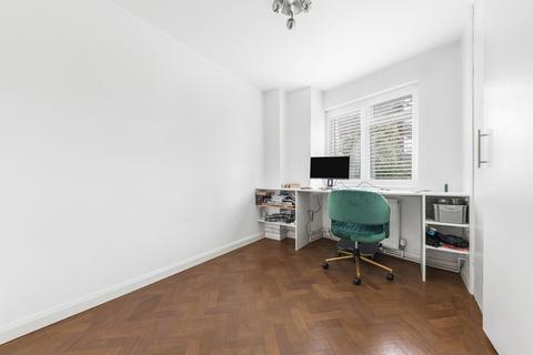 5 Bramley Hyrst, South Croydon, CR2 6LL