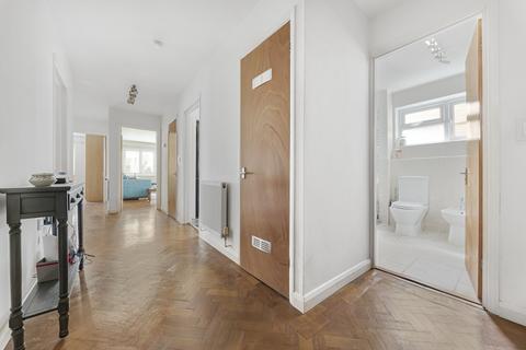 5 Bramley Hyrst, South Croydon, CR2 6LL