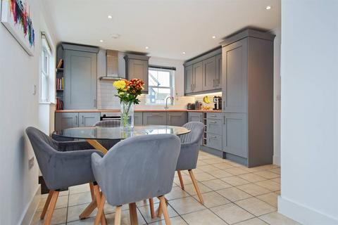 4 Barnes Way, Herne Bay, CT6 6RX