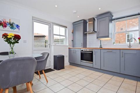 4 Barnes Way, Herne Bay, CT6 6RX