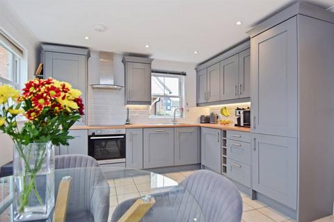 4 Barnes Way, Herne Bay, CT6 6RX