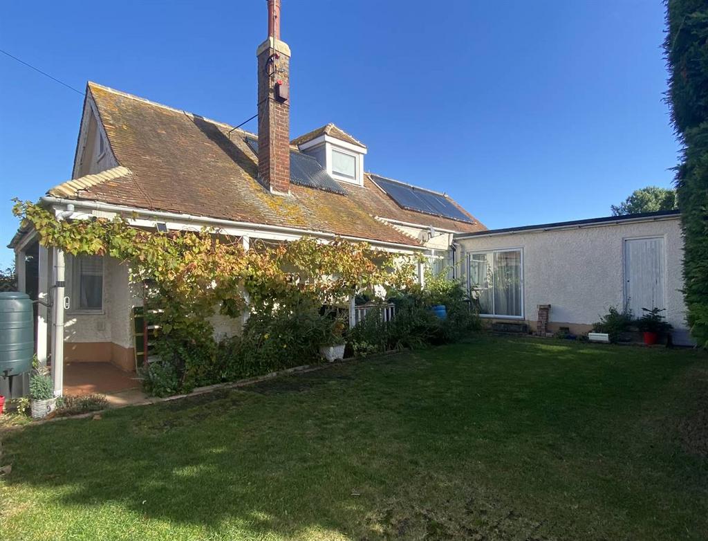 Ashbee Gardens, Herne Bay 6 bed detached bungalow for sale £585,000