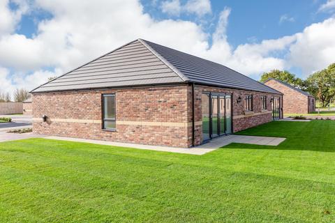 2 bedroom semi-detached bungalow for sale, 15 Lavender Fields, Feoffee Common Lane, Barmby Moor, York, Yorkshire, YO42 4AF