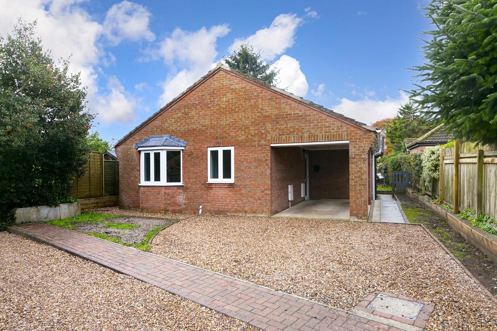 Briarsfield, Barmby Moor, York, YO42 4HN 3 bed detached bungalow for