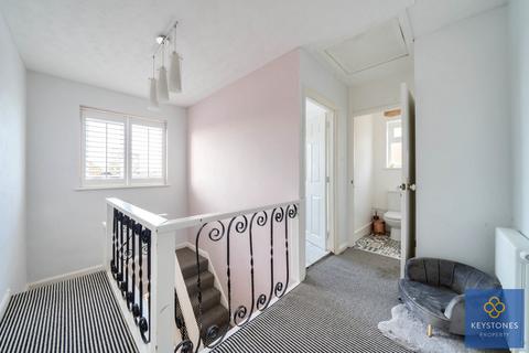 1a Phillida Road, Romford, RM3 0NH