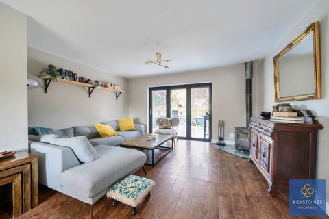 1a Phillida Road, Romford, RM3 0NH