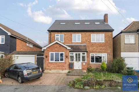 1a Phillida Road, Romford, RM3 0NH