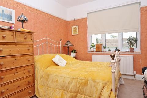 2 bedroom maisonette for sale, Dunton Road, Romford, RM1