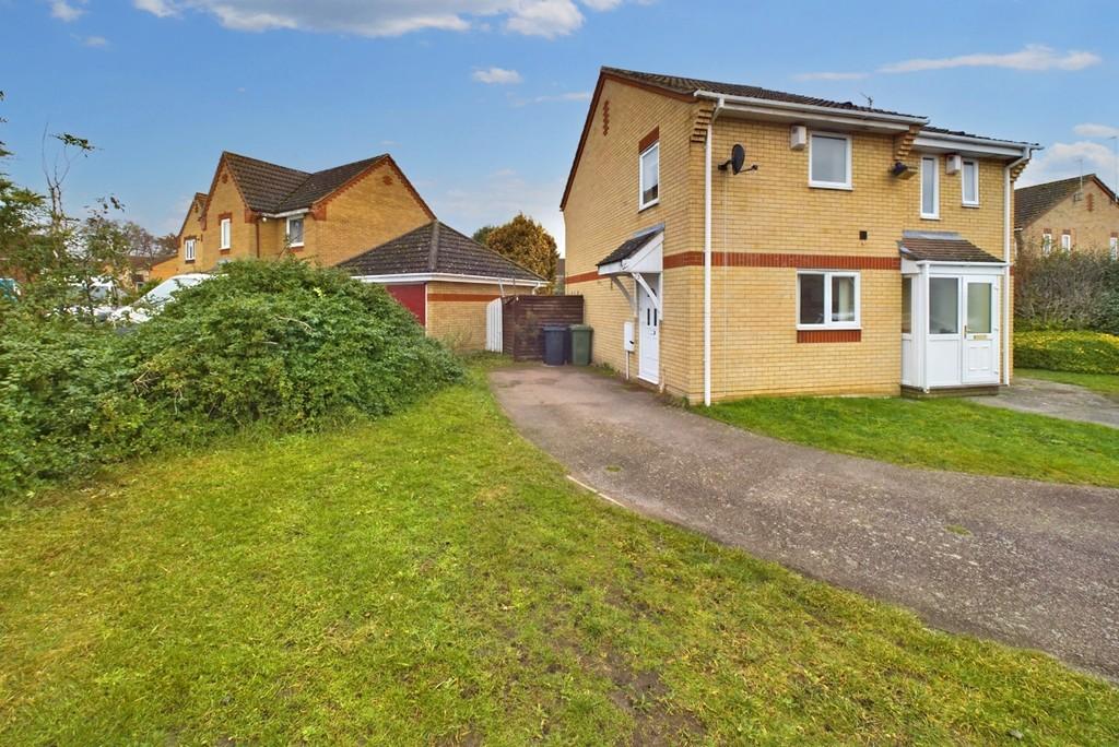 Thistle Close, Thetford 2 bed semidetached house for sale £200,000