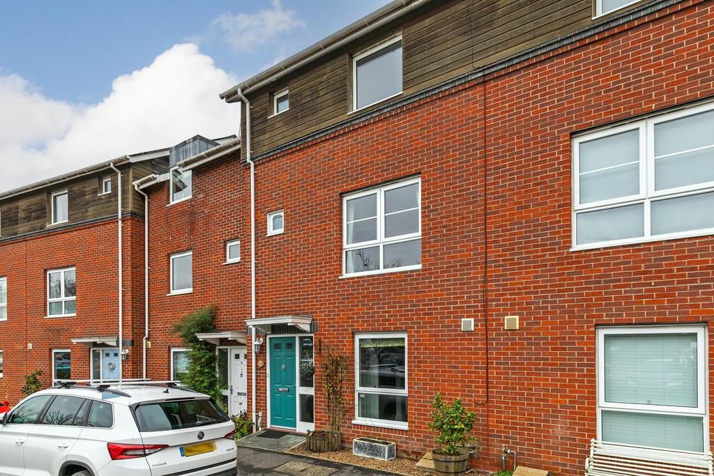Athelstan Road, Winchester, SO23 4 bed townhouse for sale £600,000