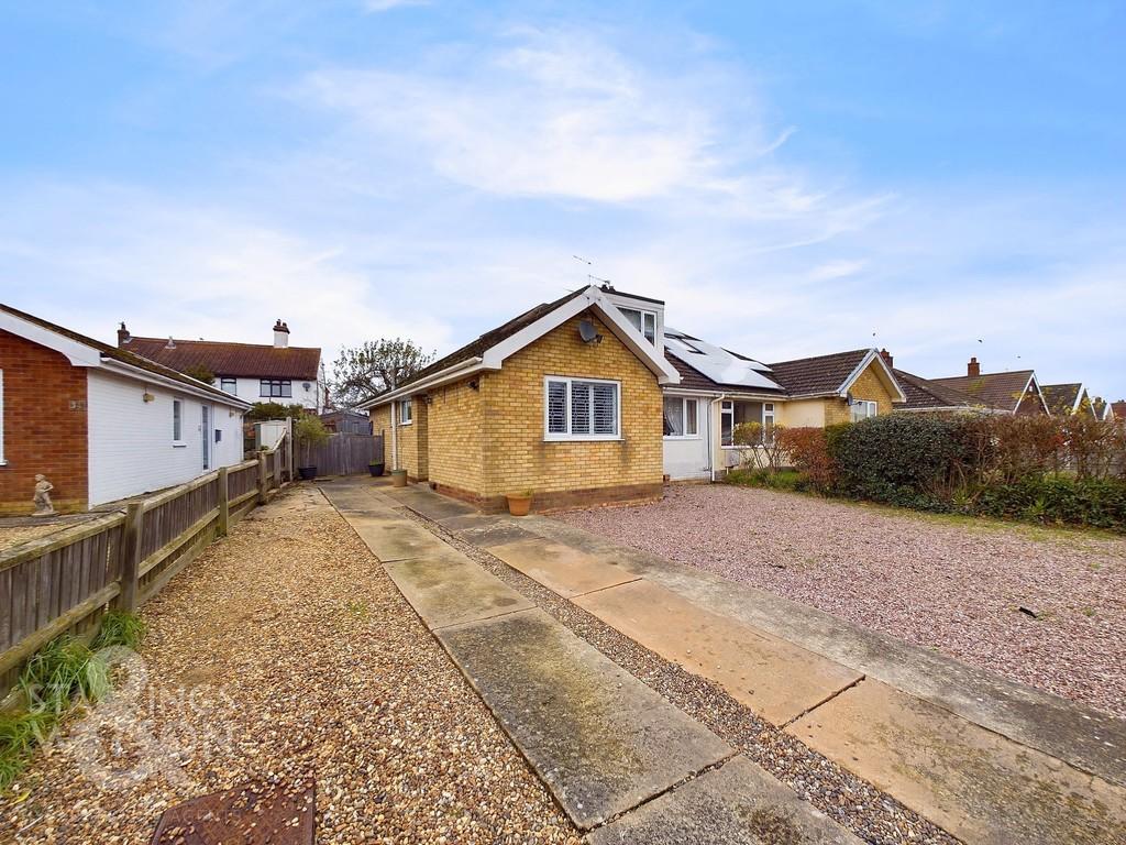 St. Edmunds Road, Acle, Norwich 4 bed chalet for sale £300,000