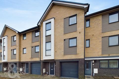 3 bedroom townhouse for sale - St. Saviours Lane, Norwich