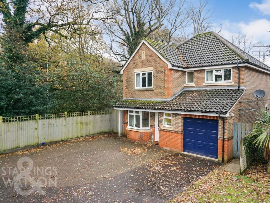 Broadgate, Thorpe Marriott, Norwich 4 bed detached house for sale £
