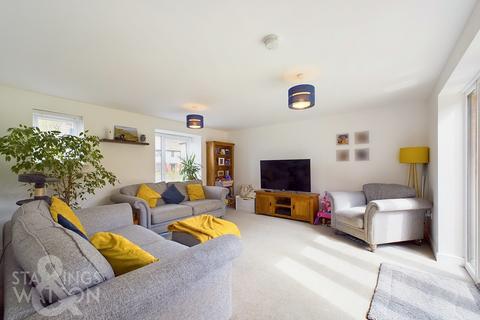 4 bedroom detached house for sale, Saffron Avenue, Wymondham