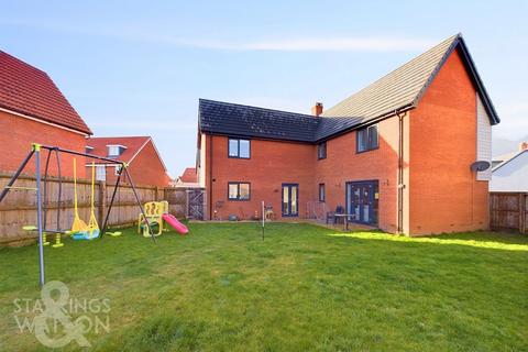 4 bedroom detached house for sale, Saffron Avenue, Wymondham