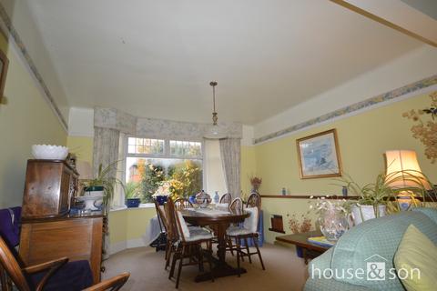 5 Cox Avenue, Bournemouth, BH9 3LY