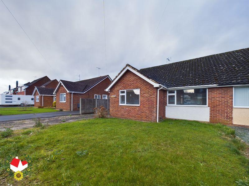 Mayfield Drive, Hucclecote, Gloucester GL3 3DU 3 bed bungalow for sale