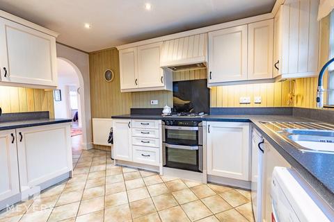4 Dowlands Road, Bournemouth, BH10 5LG