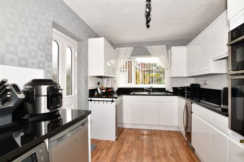 99 Brompton Farm Road, Strood, Rochester, ME2 3RF