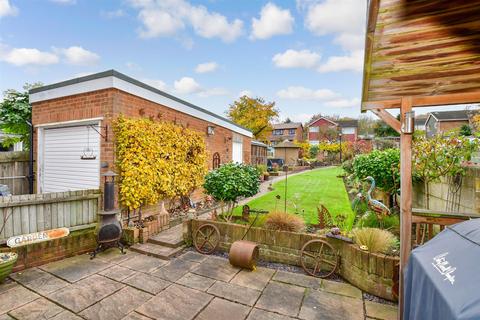 99 Brompton Farm Road, Strood, Rochester, ME2 3RF