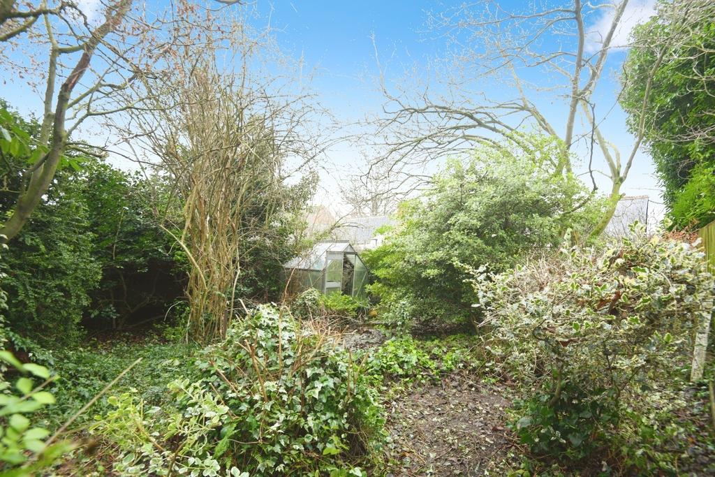 Clarkson Avenue, Wisbech, Cambs, PE13 2EQ 3 bed detached bungalow for