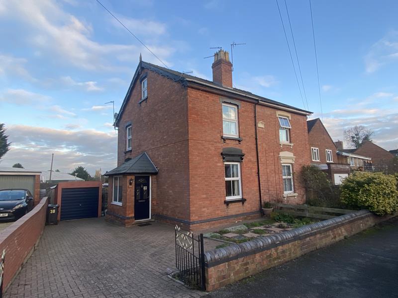 38 Howsell Road, Malvern, Worcestershire, WR14 3 bed semidetached