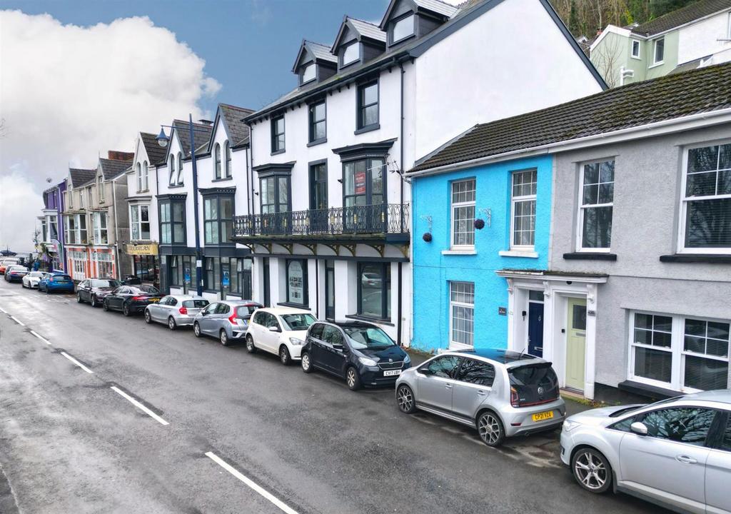 Mumbles Road, Mumbles, Swansea 2 bed terraced house for sale £300,000