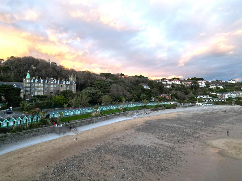 Langland Bay Road, Langland, Swansea 2 bed apartment for sale £400,000