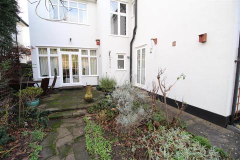 55 Castle Avenue, Epsom, KT17 2PJ
