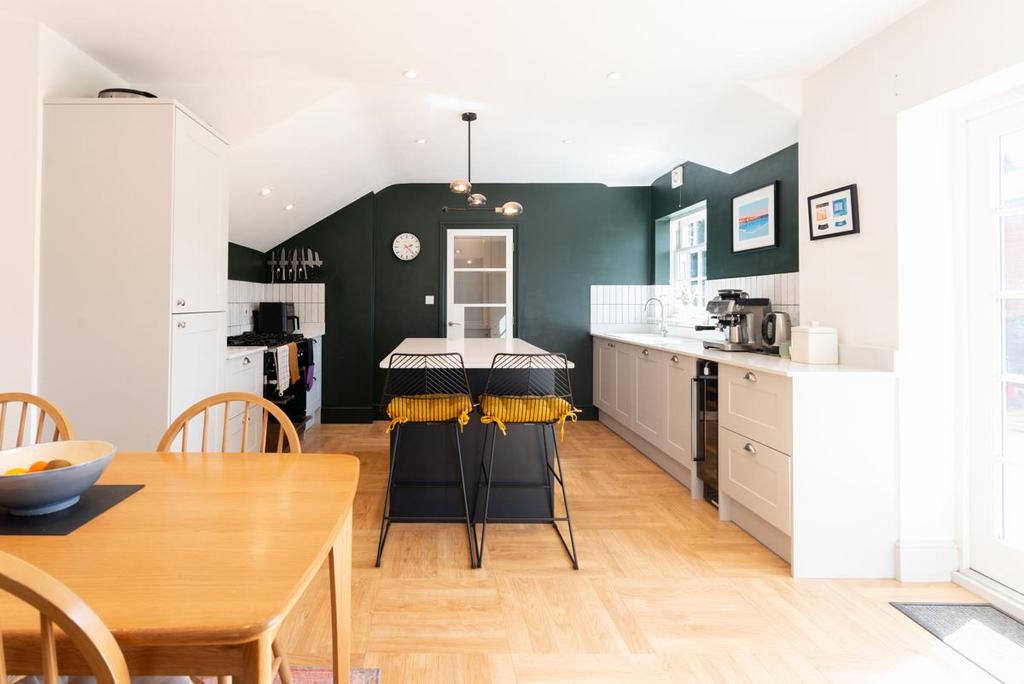 Stunning open plan kitchen