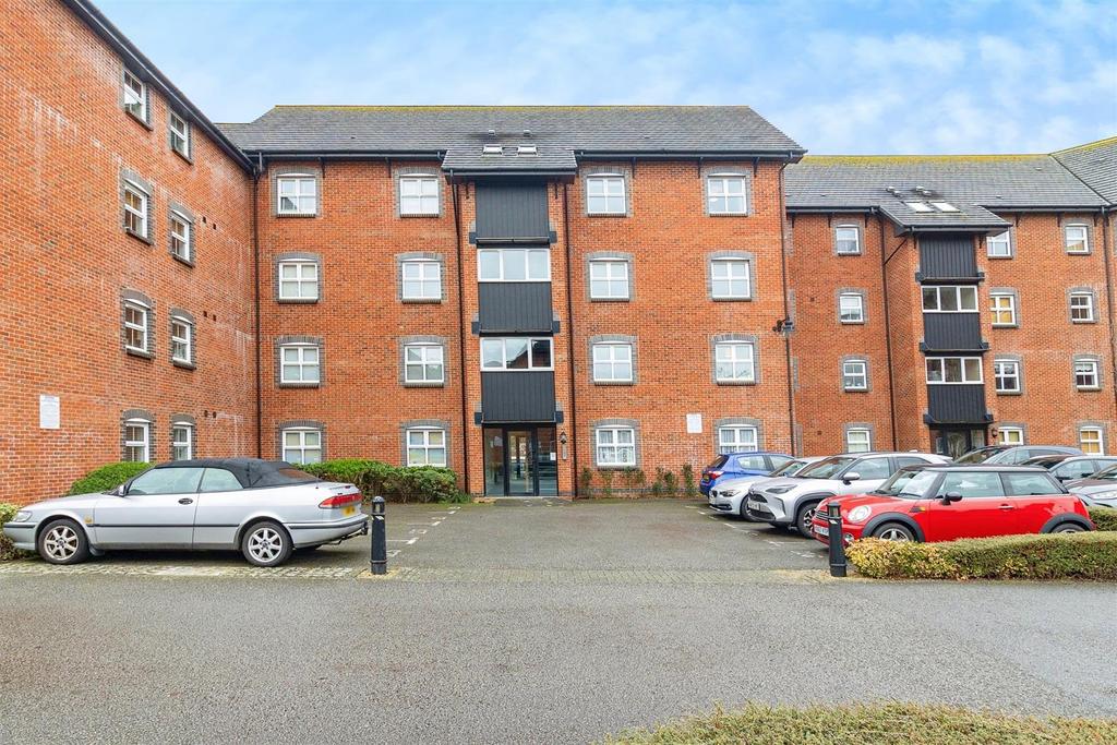 West Dock, The Wharf, Linslade 2 bed apartment for sale £220,000