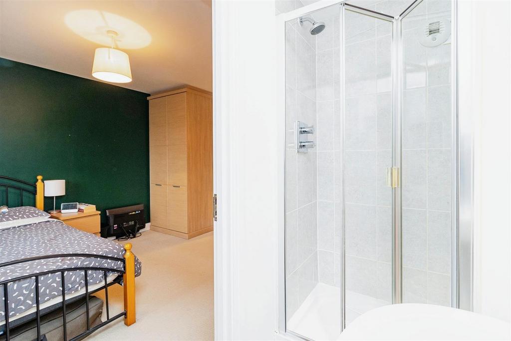 En-Suite Shower