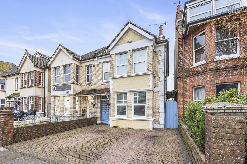 New Church Road, Hove 4 bed semidetached house for sale £800,000