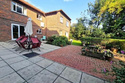 1 bedroom retirement property for sale, Freshbrook Road, Lancing