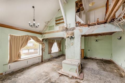 3 bedroom semi-detached bungalow for sale - Heyworth Close, Brighton
