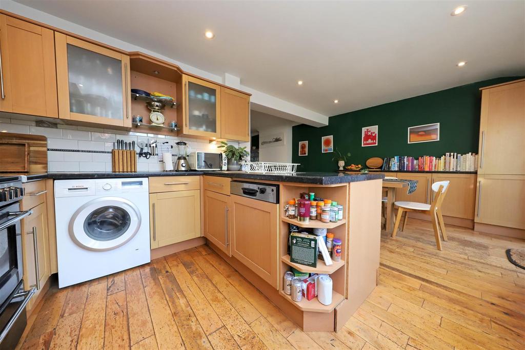 Nicholas james roiwan ave kitchen .jpg