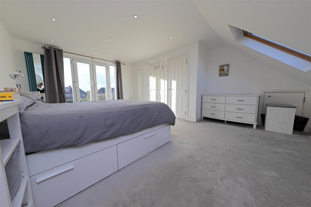 Nicholas james roiwan ave view master bed.jpg